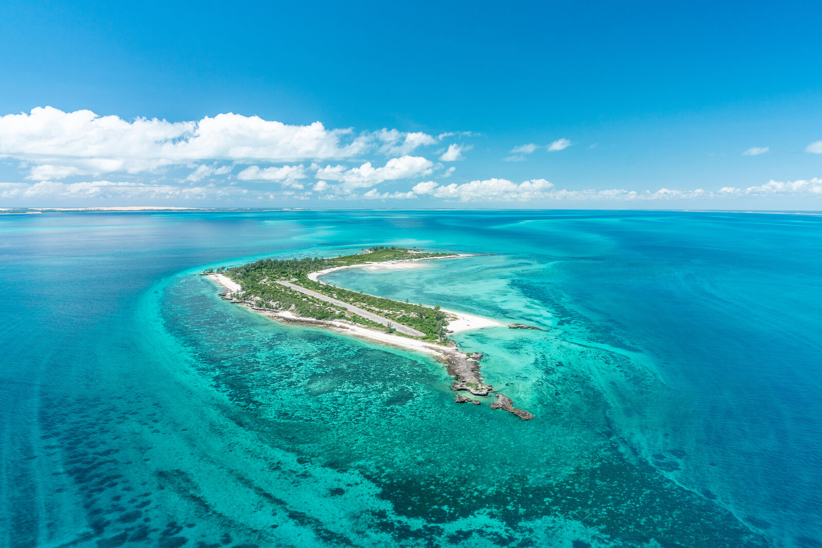 sail a dhow through bazaruto sandbars